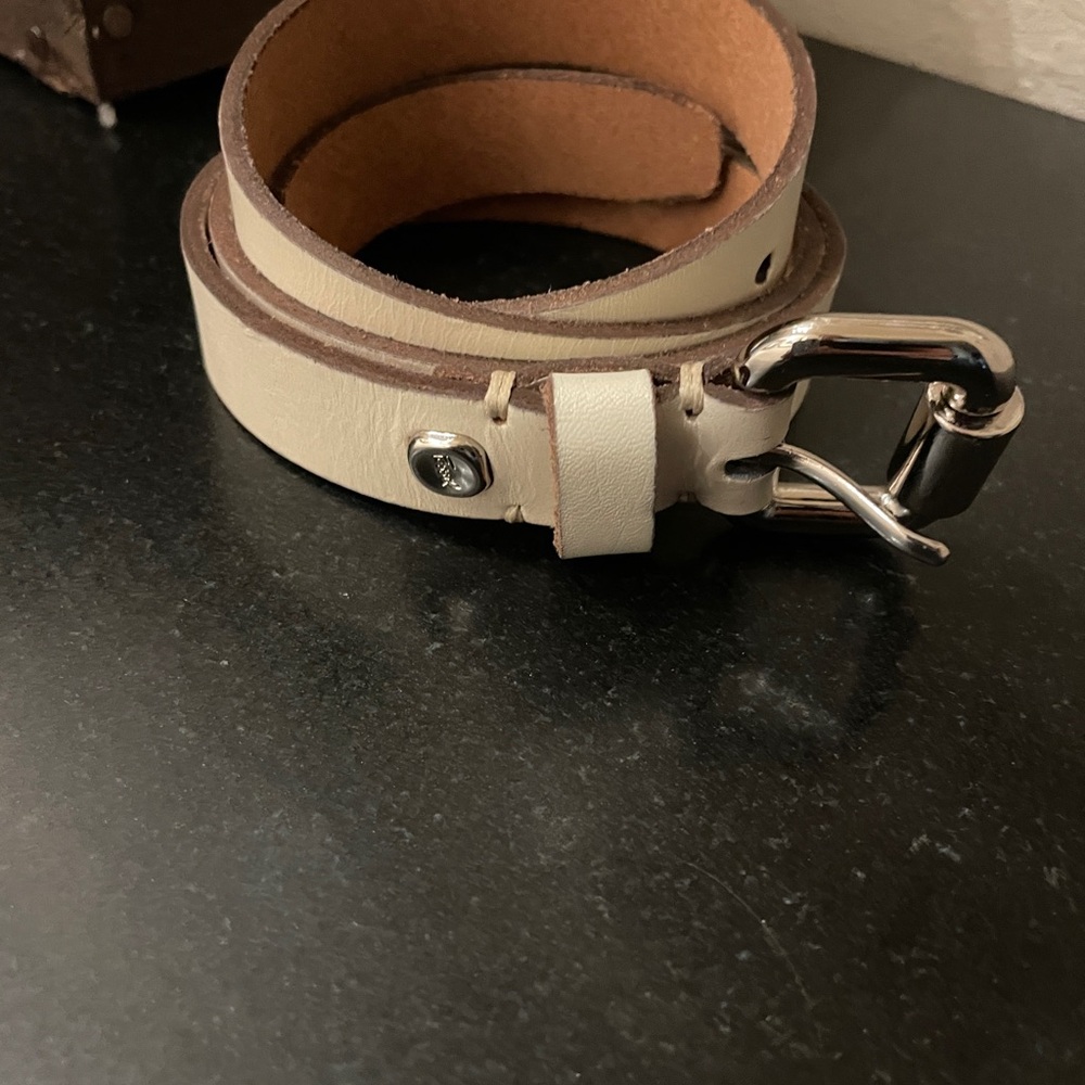 Fossil cream colored leather women's belt size medium